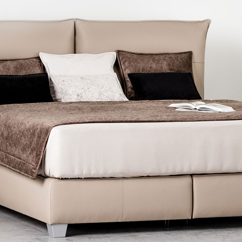 Gulta Fog  “Leather Collection”