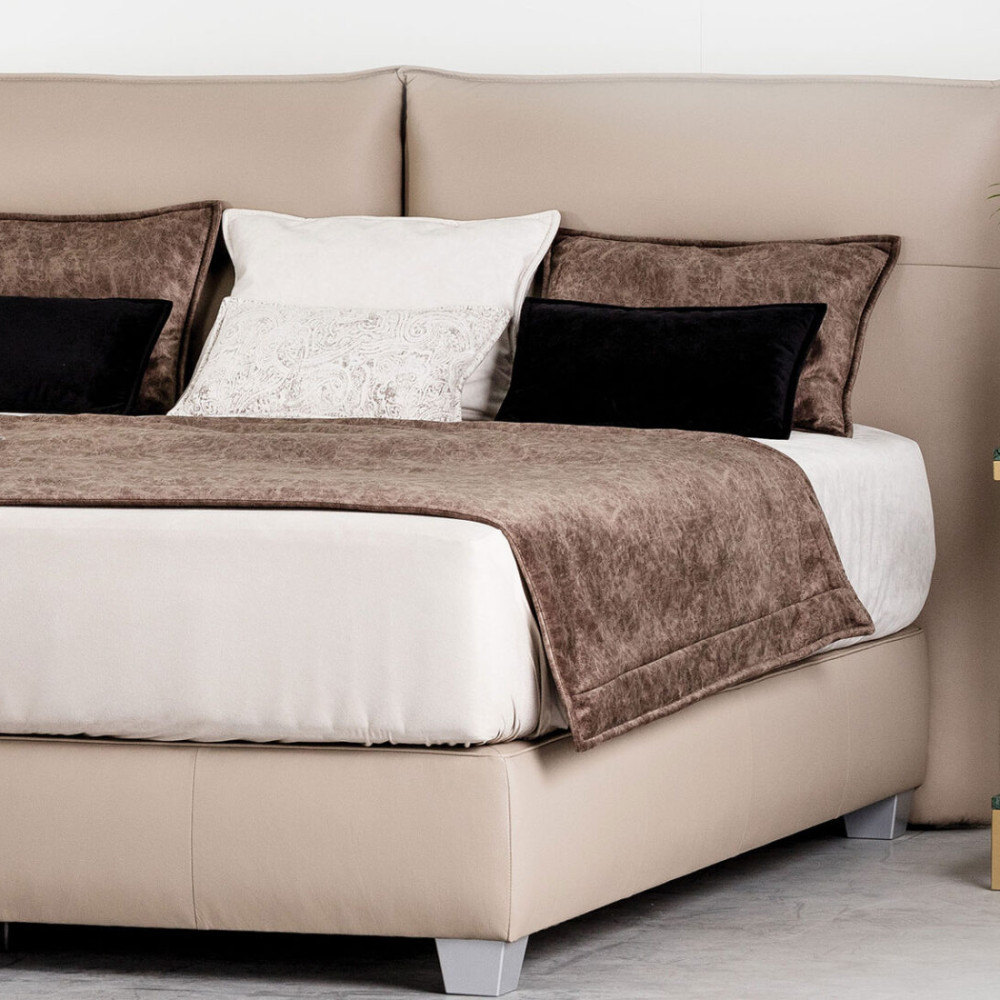 Gulta Fog  “Leather Collection”