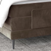 Noel gulta no "Box springs Collection"