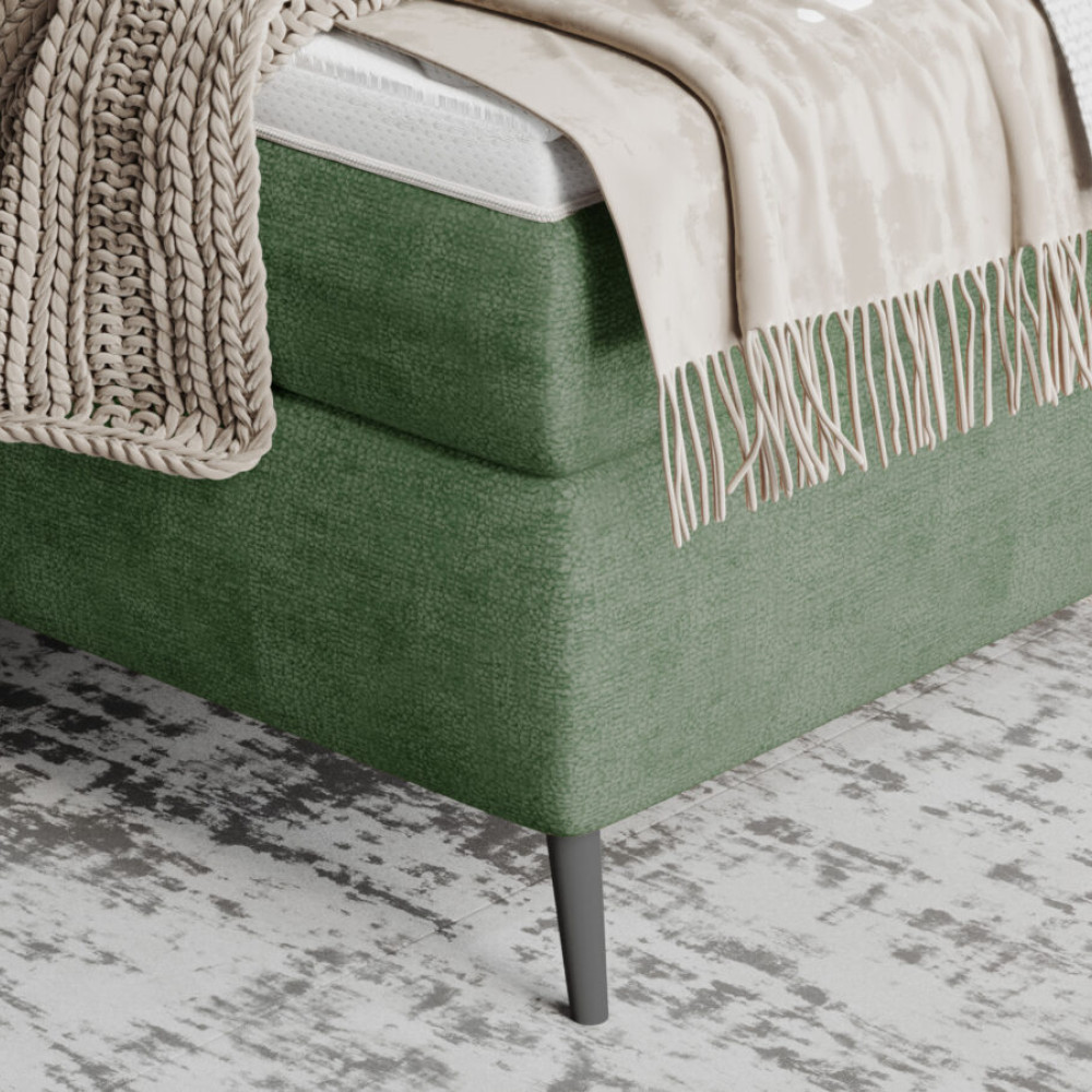 Lucio gulta no "Box springs Collection"